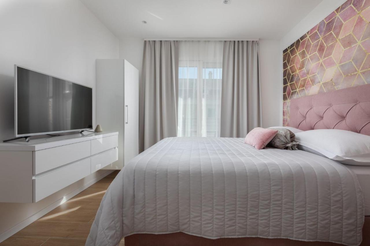 Ivmalu Apartments Tucepi Ngoại thất bức ảnh